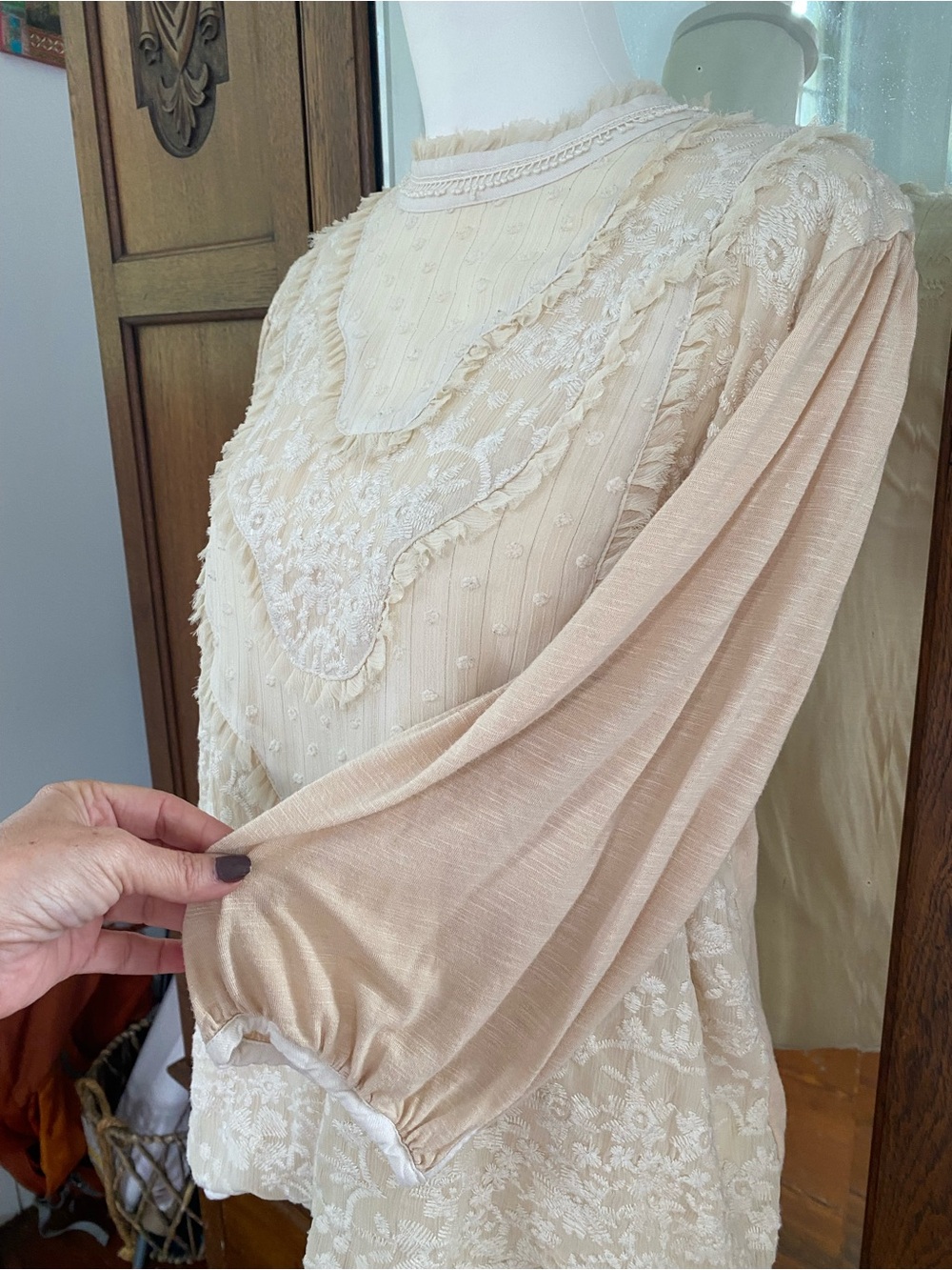 ANTHROPOLOGIE Tiny Finja
Embroidered Blouse M
Romantic Victorian - Picture 5 of 11